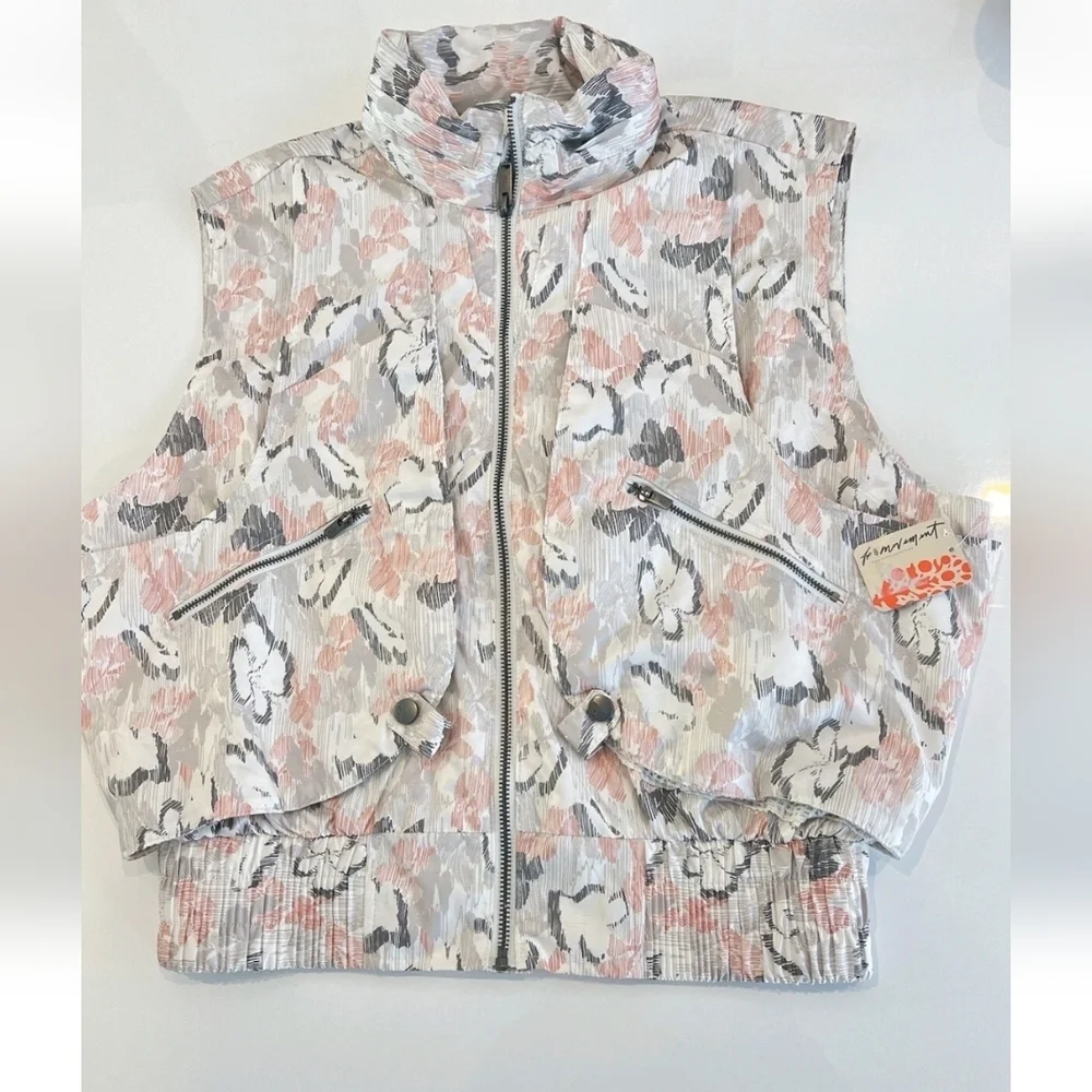 FP Movement NWTs "Off The Grid" Supernova Floral Vest with Hood - Picture 3 of 5